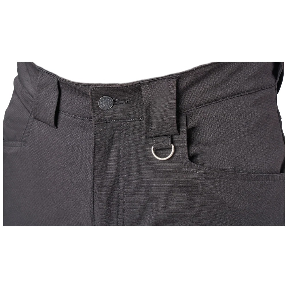 Tough Duck WP16 cargo pant waist with D-ring detail