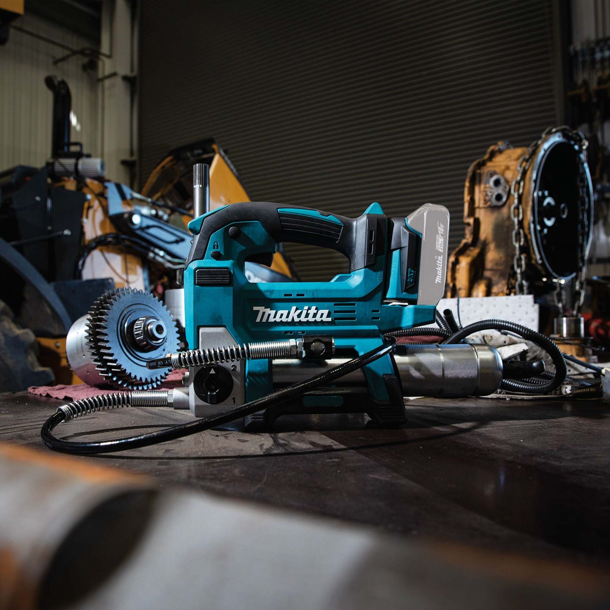 Makita 18V LXT Grease Gun Compact Kit DGP180SYX1 - Variable Speed, 10,000 PSI, Auto Speed Mode, 47" Hose, LED Light, Battery, Charger, and Tool Bag