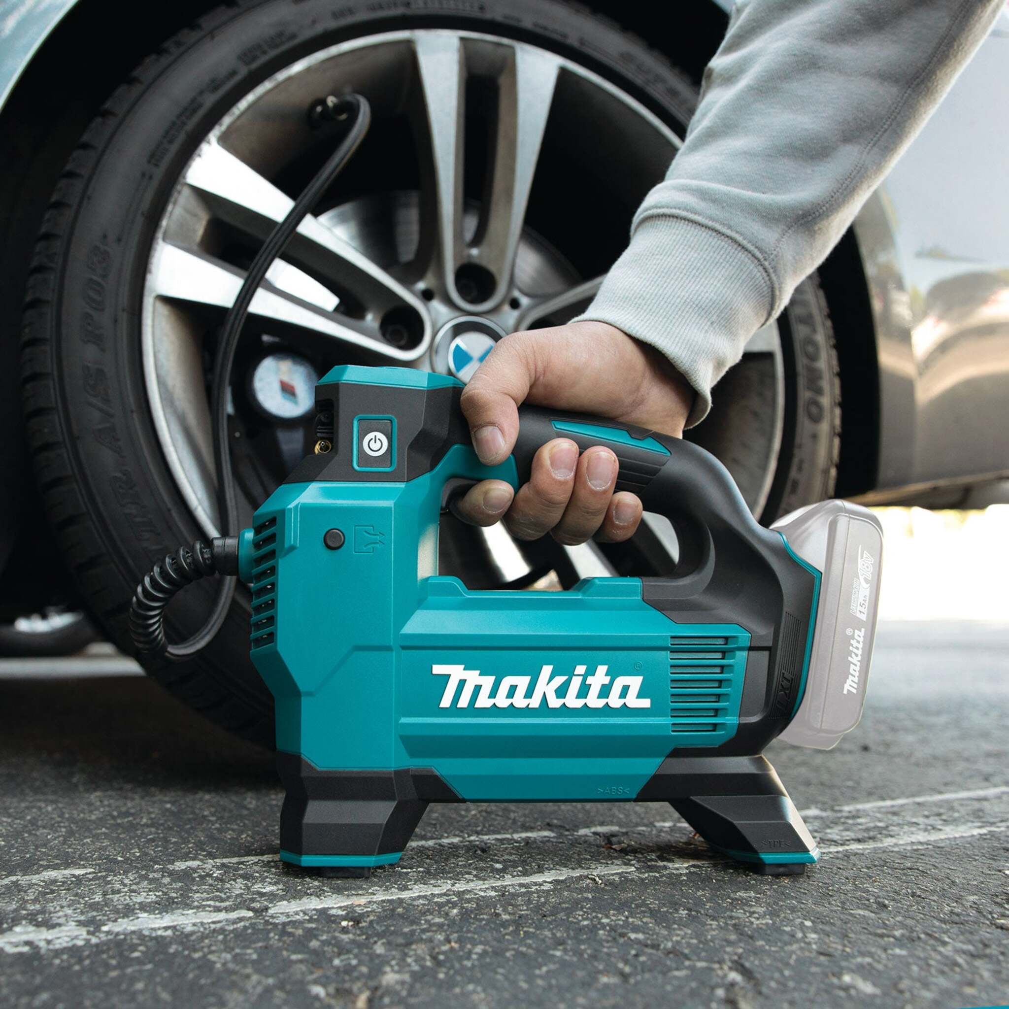 Makita 18V LXT Inflator DMP181Z - 160 PSI, Digital Gauge, Auto-Stop, Memory Function, LED Light, Compact Design, Battery Protection, XPT Durability