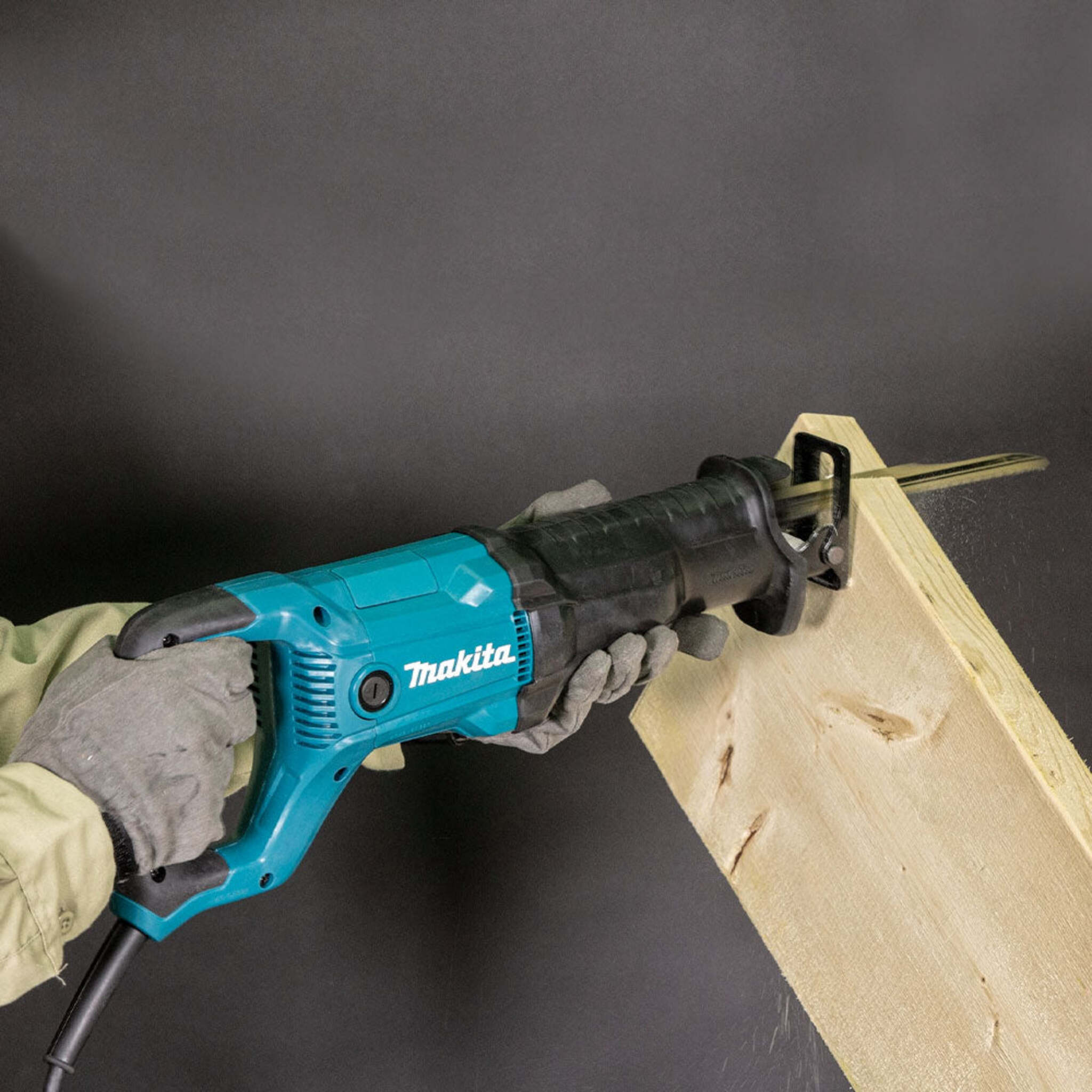 Makita JR3051T Corded Reciprocating Saw: 12 AMP, Variable Speed, Toolless Blade Change, Ergo Grip, 6" Blade Incl, 1-3/16" Stroke Length, 0-3,000 SPM