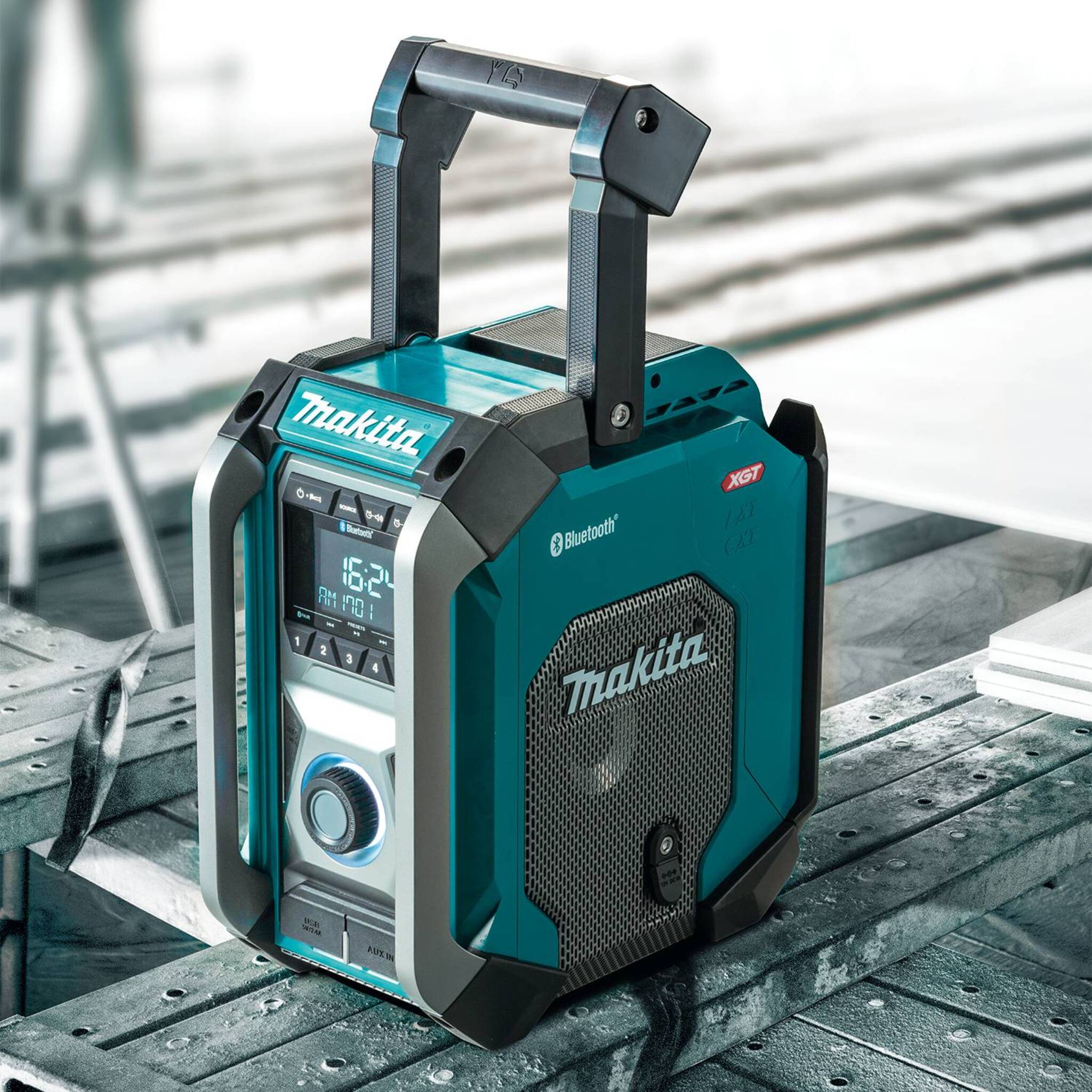 Makita Jobsite Stereo w/ Bluetooth MR006G - IP65 Rated, 2-Speaker Sound, Subwoofer, 7 EQ Modes, USB Charging, AM/FM Tuner, Multi-Battery Compatible