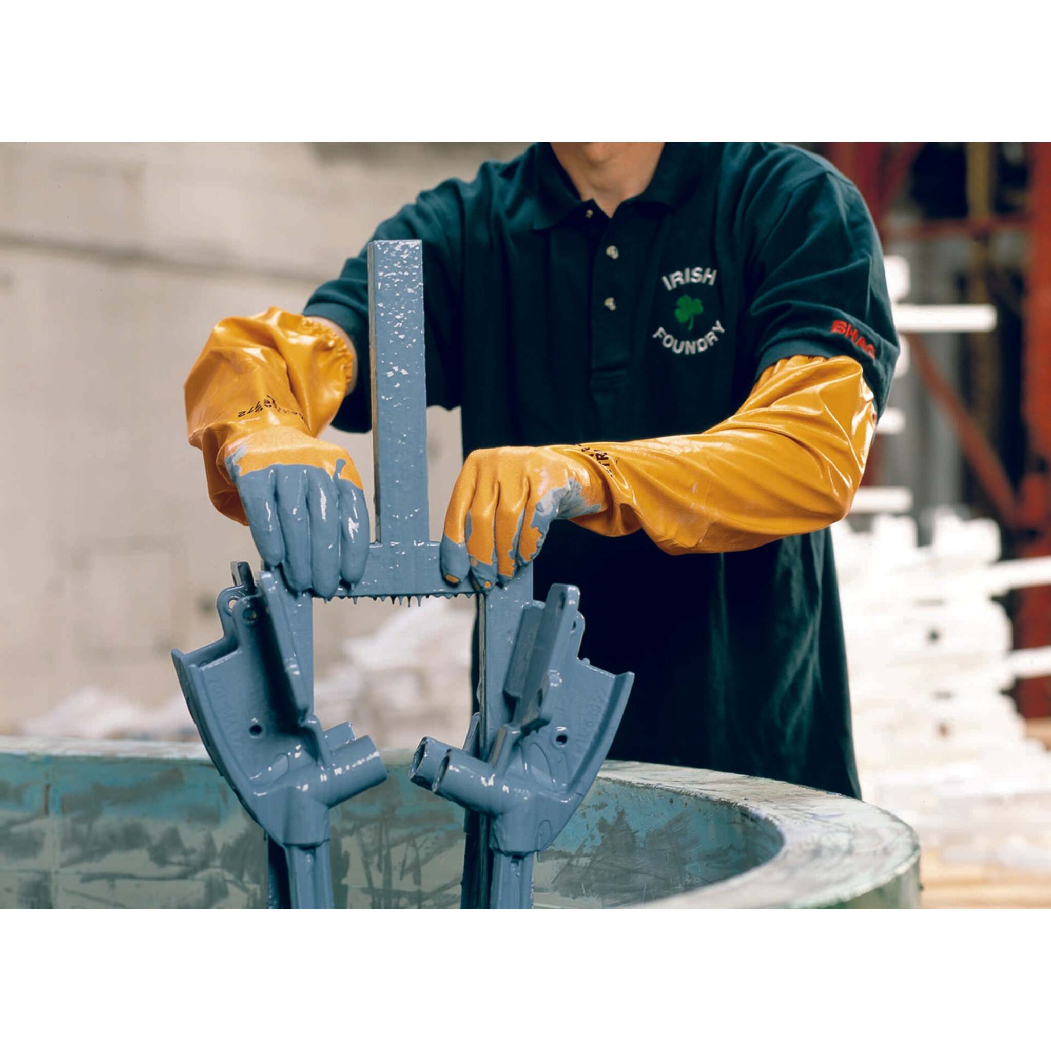 SHOWA Atlas 772 Nitrile Gloves, 26-Inch Elbow Length, Chemical and Abrasion Resistant, Full Arm Coverage, Enhanced Grip, Secure Elastic Fit