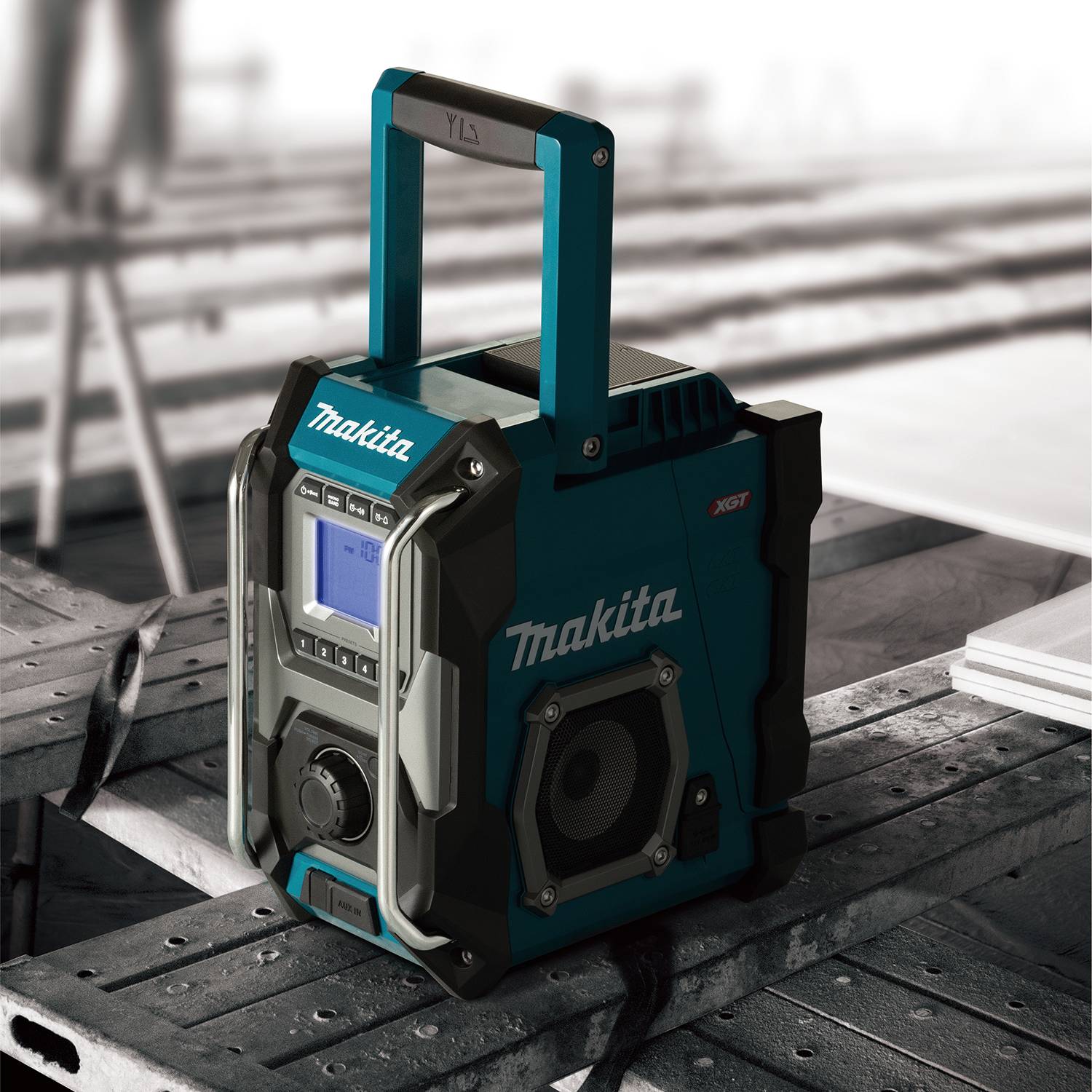 Makita Jobsite Stereo MR001G - IP65 Rated, 30-Hour Runtime, Rich Stereo Sound, Dual Speakers, USB Charging, AM/FM Tuner, Multi-Battery Compatible