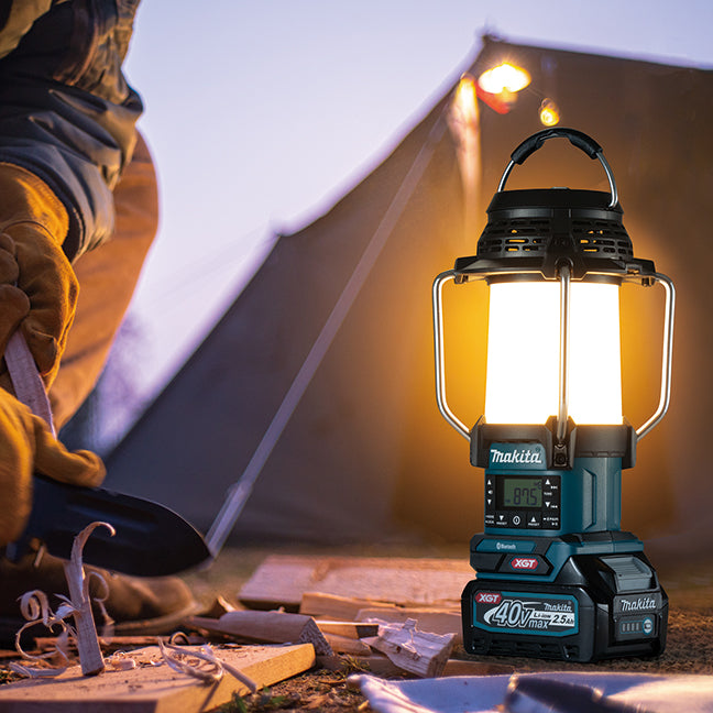 Makita 40V max XGT Cordless Lantern Radio w/ Bluetooth, XPT, & Flashlight MR010G - 310 Lumens, 33-Hour Lantern, 9-Station FM, USB Charging, Durable