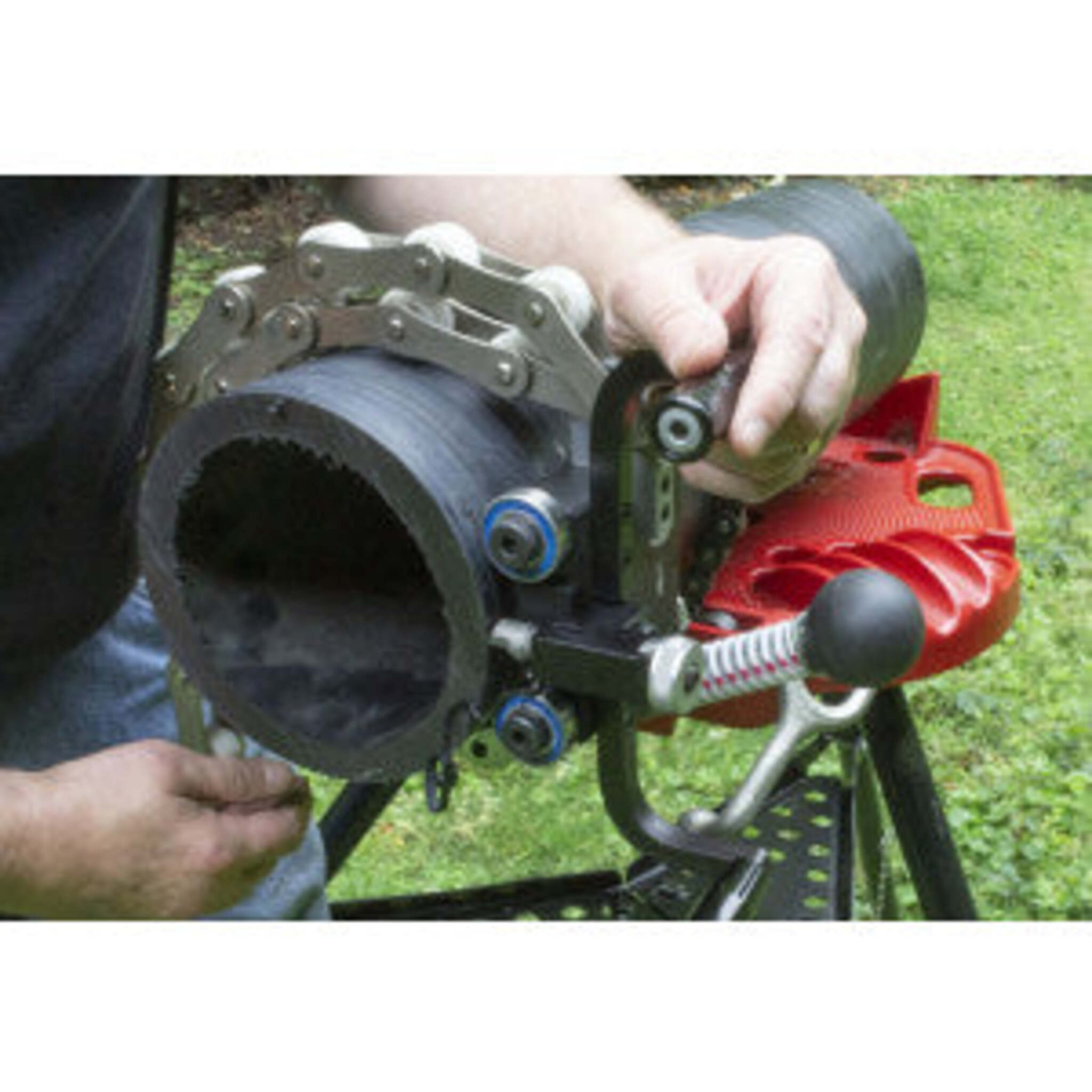 HDPE Electrofusion Preparation. Compatible with Metric Pipe Sizes.
