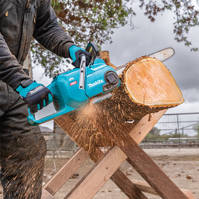 Makita 40Vmax XGT Brushless 16" Rear Handle Chainsaw Kit - 42cc Gas-Like Power, Toolless Adjustments, Low Noise, Variable Speed, 5.0Ah Battery Included