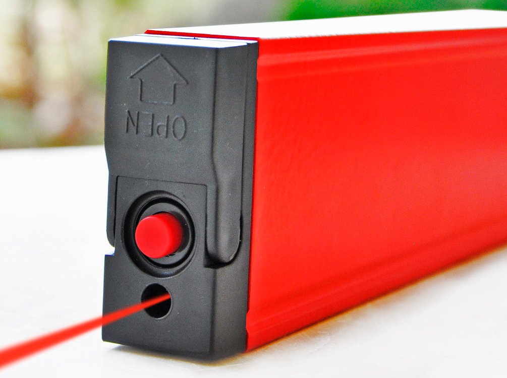 Digital level with on sale laser pointer